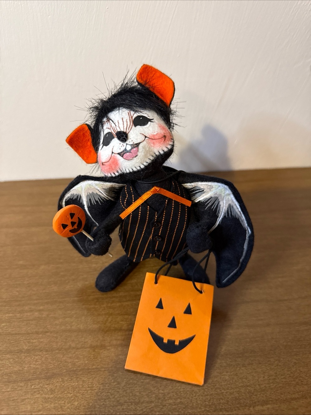 Vintage 2005 Annalee Doll 6" Halloween Trick Or Treat Bat Mouse with Mask 325305